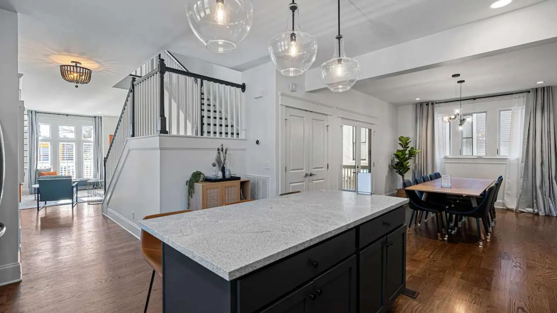The Lockeland-Modern & Airy Escape, Walk To It All Nashville United States