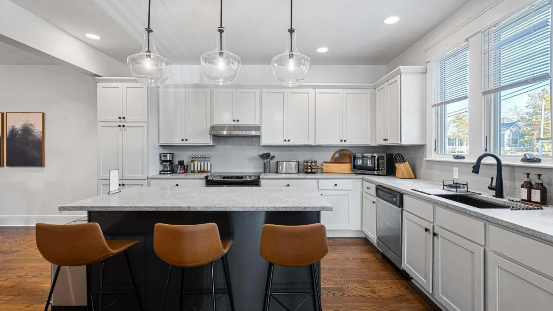 The Lockeland-Modern & Airy Escape, Walk To It All Nashville 0*,