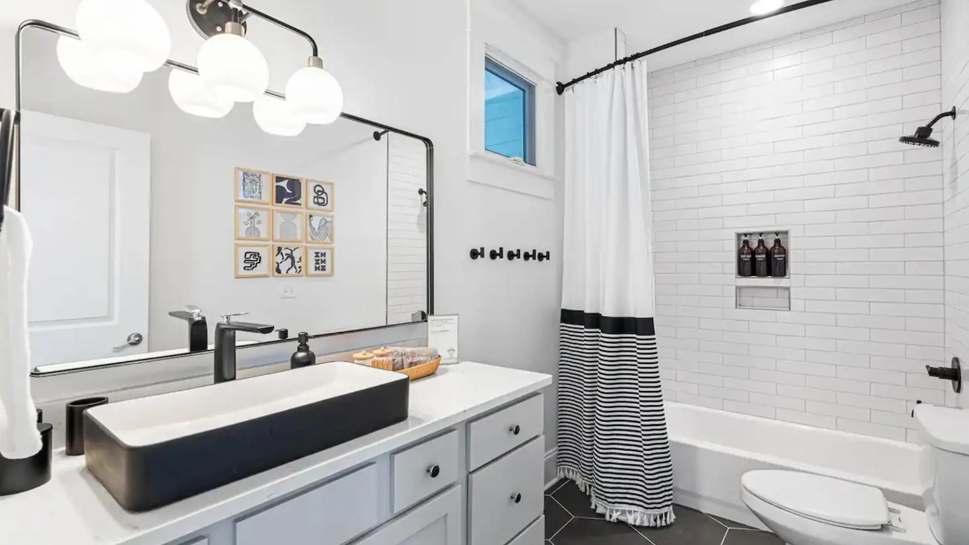 The Lockeland-Modern & Airy Escape, Walk To It All Nashville